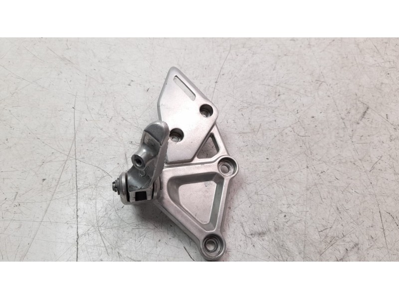 Recambio de estribo para honda cb 650r referencia OEM IAM 50600MKND50  