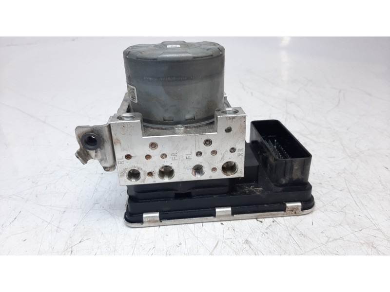 Recambio de abs para volvo v60 familiar 2.0 diesel cat referencia OEM IAM 32214773  