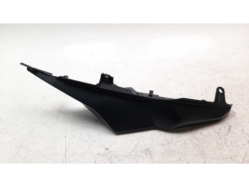 Recambio de moldura para honda cb 650r referencia OEM IAM 77241MKYD500  