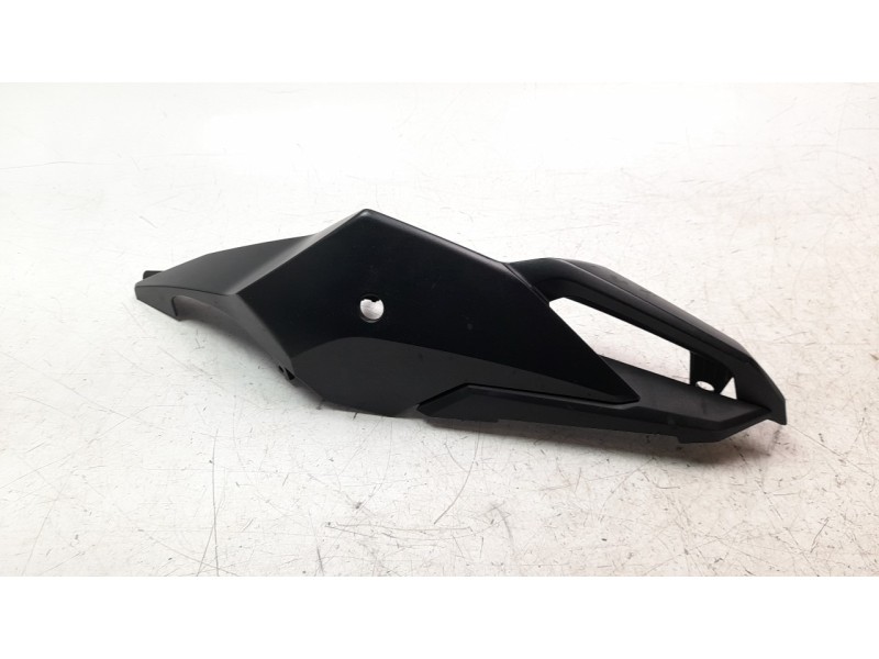 Recambio de moldura para honda cb 650r referencia OEM IAM 77241MKYD500  