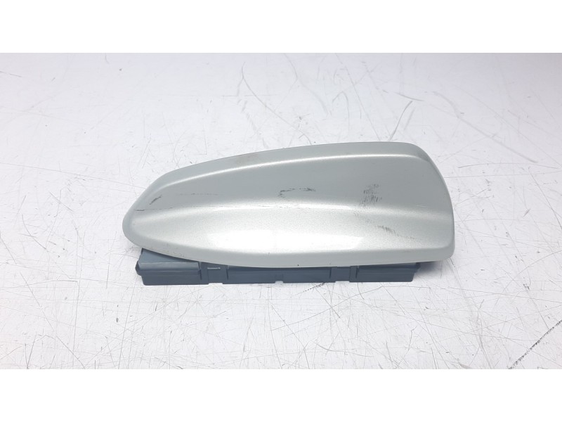 Recambio de antena para volvo v60 familiar 2.0 diesel cat referencia OEM IAM 31438104  