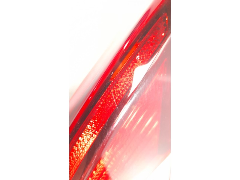 Recambio de piloto trasero derecho interior para kia stonic (ybcuv) 1.2 cat referencia OEM IAM 92404H8400  