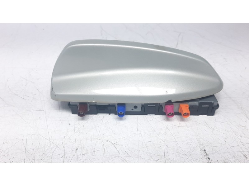 Recambio de antena para volvo v60 familiar 2.0 diesel cat referencia OEM IAM 31438104  