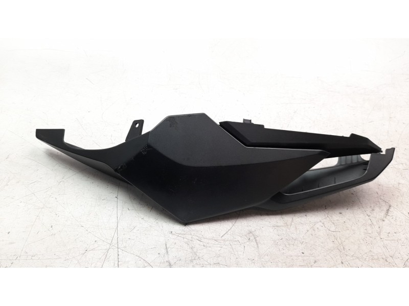 Recambio de moldura para honda cb 650r referencia OEM IAM 77231MKYD500  