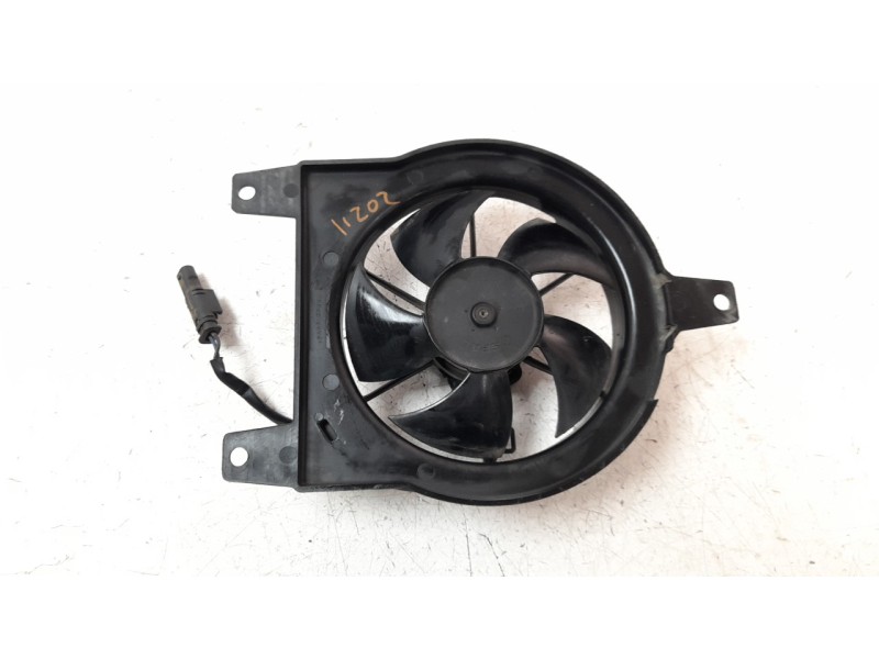 Recambio de electroventilador para bmw f 800 r 800 r referencia OEM IAM 17118528880  