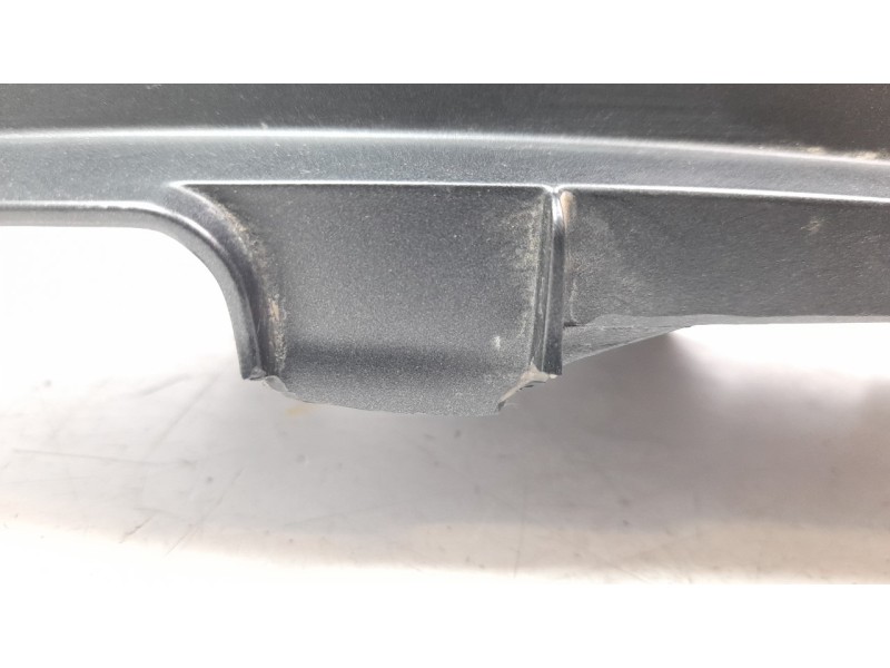 Recambio de moldura para honda cb 650r referencia OEM IAM 77231MKYD500  