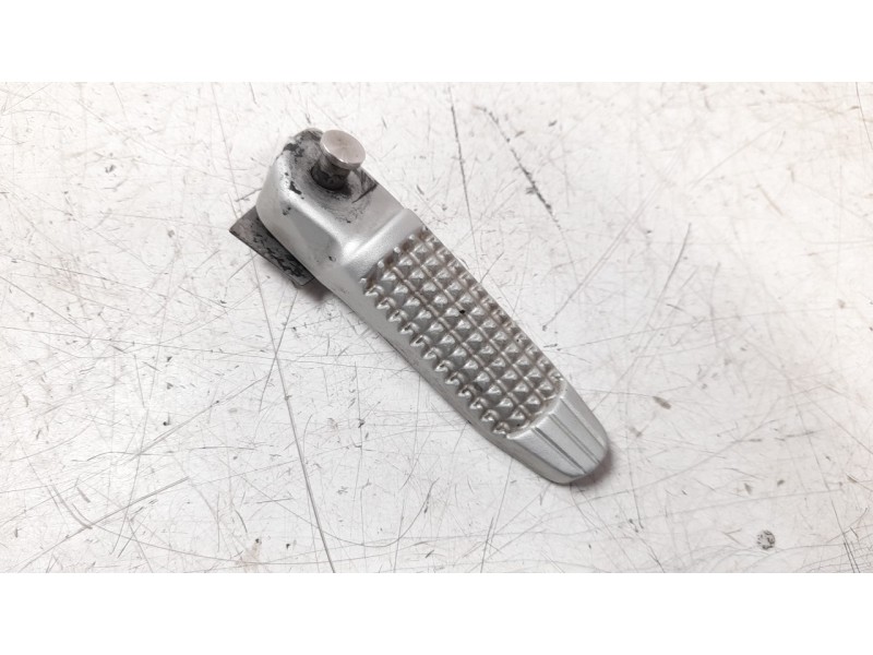 Recambio de estribo para bmw f 800 r 800 r referencia OEM IAM 46717660172  
