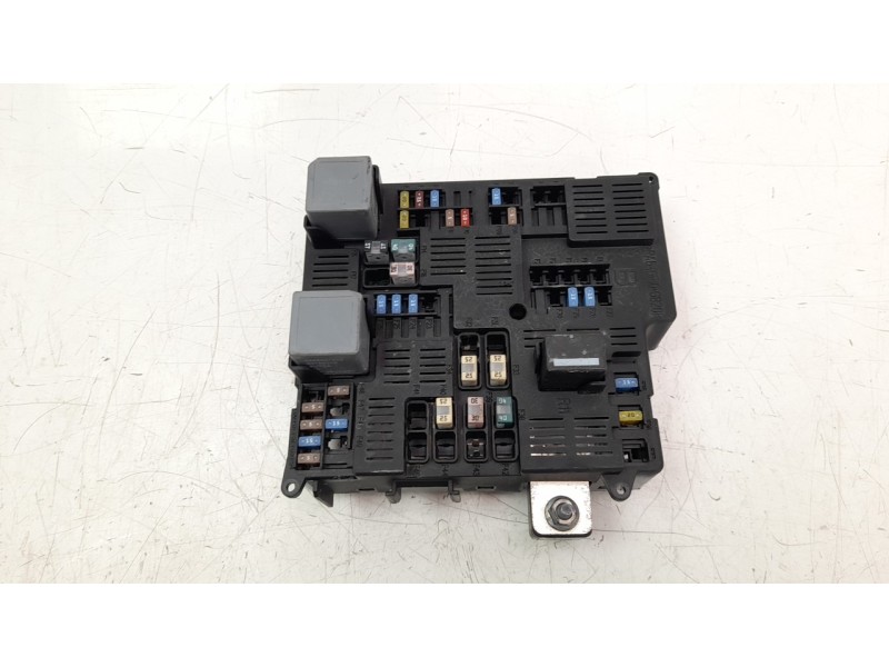 Recambio de caja reles / fusibles para volvo v60 familiar 2.0 diesel cat referencia OEM IAM 31473770  