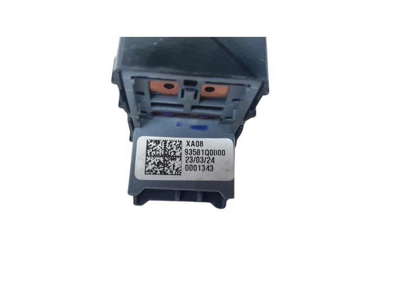 Recambio de mando elevalunas delantero derecho para hyundai i20 1.0 tgdi cat referencia OEM IAM 93581Q0000  