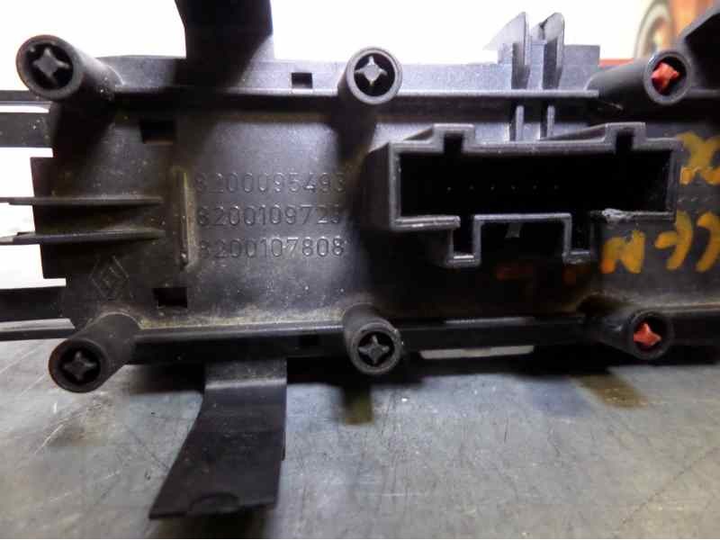 Recambio de warning para renault scenic ii luxe dynamique referencia OEM IAM 8200095493 8200109723 8200107808