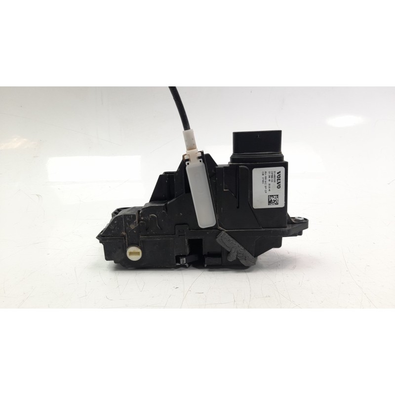Recambio de cerradura puerta trasera derecha para volvo v60 familiar 2.0 diesel cat referencia OEM IAM 31462000  