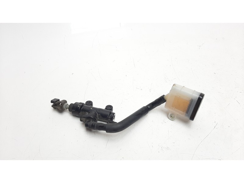 Recambio de bomba freno para honda cb 650r referencia OEM IAM 43510MKND51  