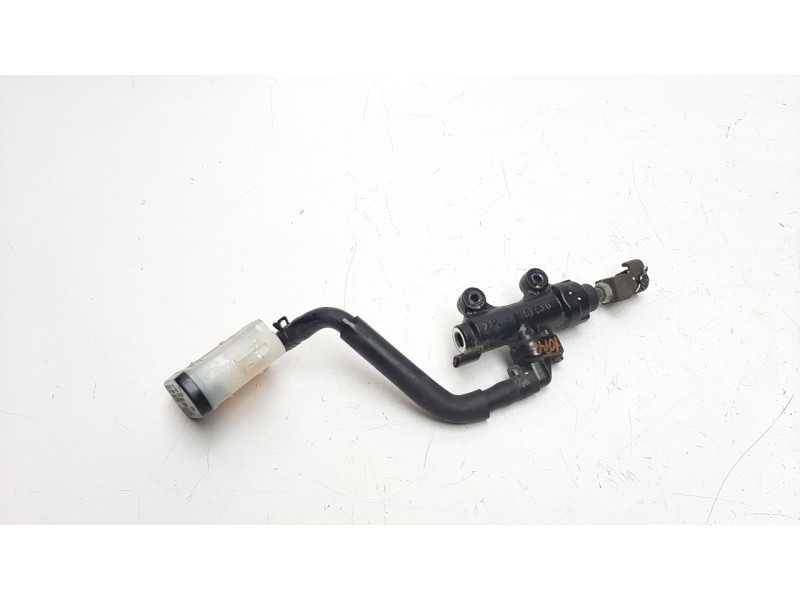 Recambio de bomba freno para honda cb 650r referencia OEM IAM 43510MKND51  