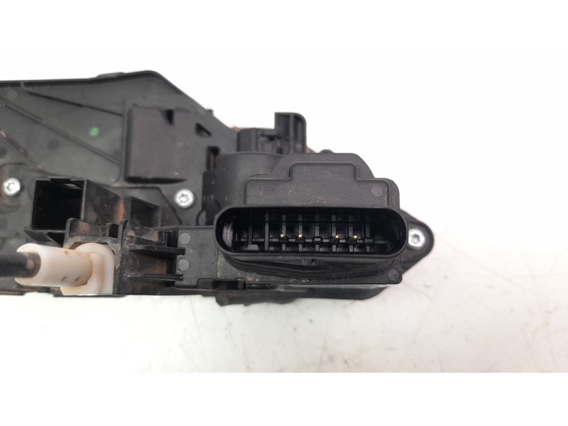 Recambio de cerradura puerta trasera derecha para volvo v60 familiar 2.0 diesel cat referencia OEM IAM 31462000  