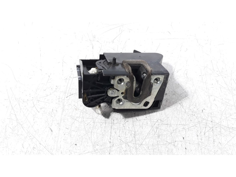 Recambio de cerradura puerta trasera derecha para dacia jogger comfort referencia OEM IAM 825020994R  