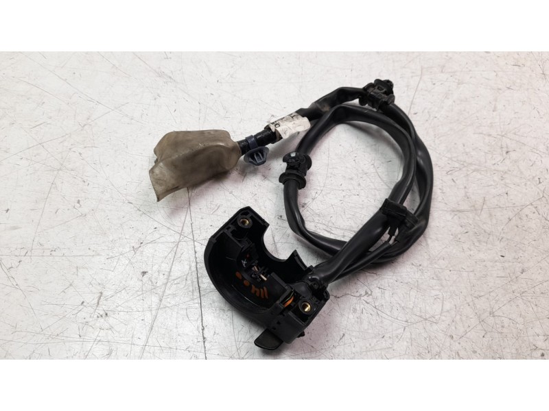 Recambio de piña luces derecha para honda cb 650r referencia OEM IAM 35130MKND11  