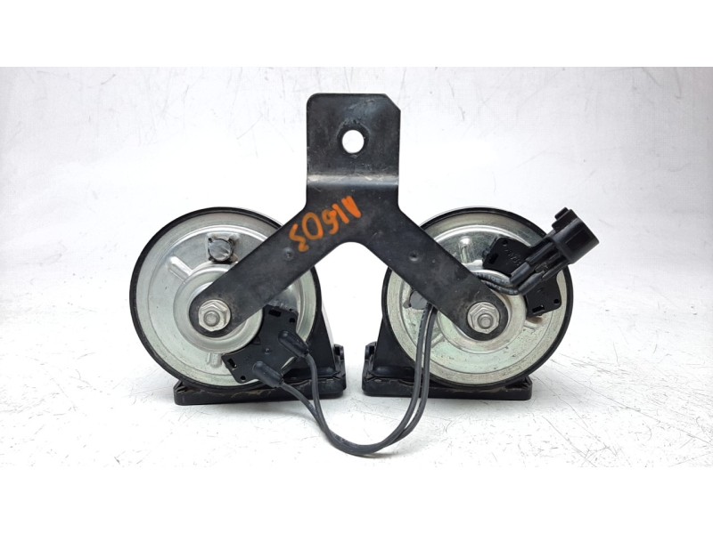 Recambio de claxon para land rover discovery sport 2.0 td4 cat referencia OEM IAM BJ3213A803AD  