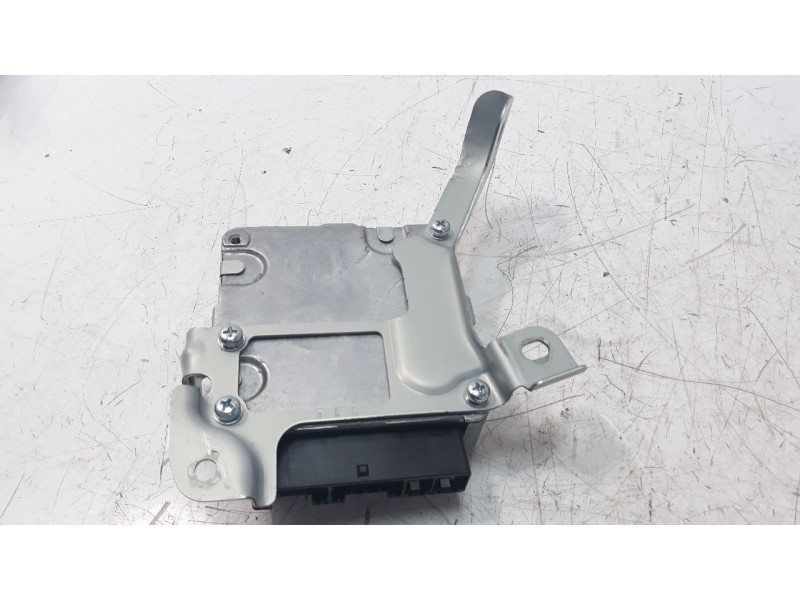 Recambio de modulo electronico para toyota yaris referencia OEM IAM 896500D333  