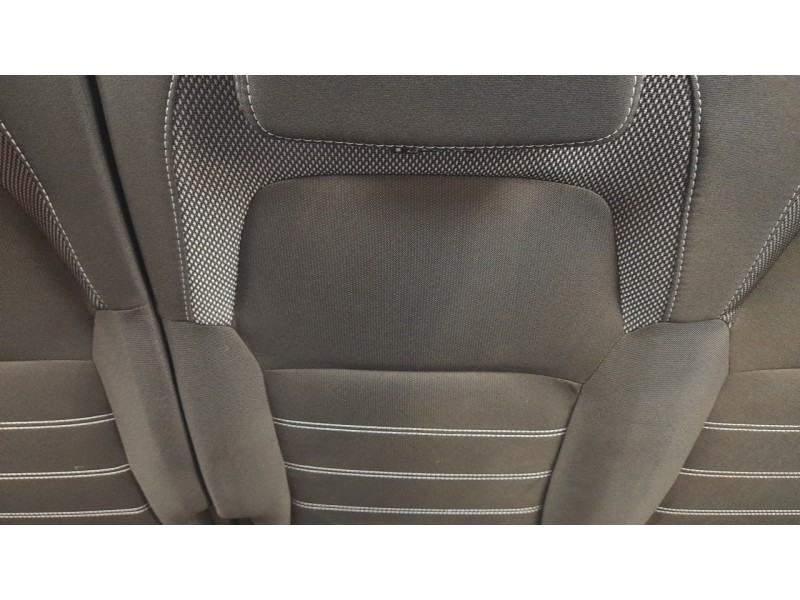 Recambio de asientos traseros para dacia jogger comfort referencia OEM IAM 886619656R  