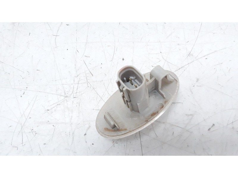 Recambio de piloto lateral izquierdo para suzuki vitara 1.6 ddis turbodiesel cat referencia OEM IAM AMD40236  