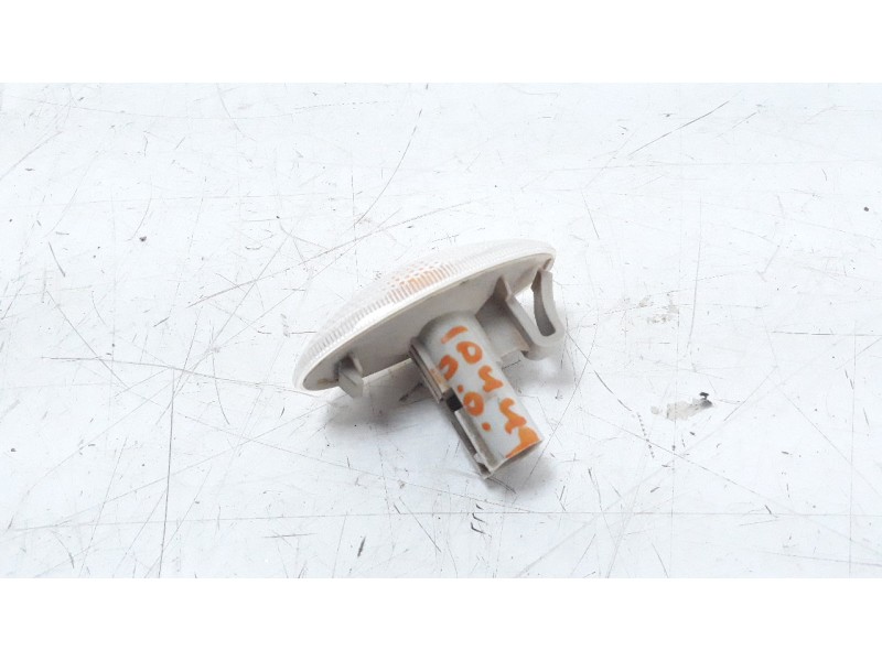Recambio de piloto lateral izquierdo para suzuki vitara 1.6 ddis turbodiesel cat referencia OEM IAM AMD40236  