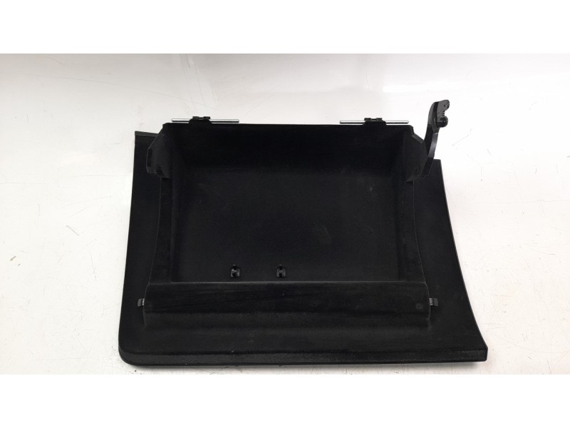 Recambio de guantera para volvo v60 familiar 2.0 diesel cat referencia OEM IAM 31688380  