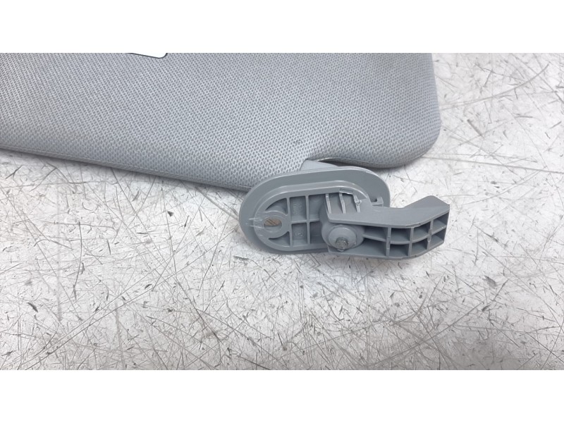 Recambio de parasol derecho para hyundai i20 1.0 tgdi cat referencia OEM IAM 85220Q0020NNB  