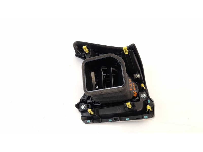 Recambio de rejilla aireadora para mazda 3 berlina (bp) referencia OEM IAM BDGF64830  