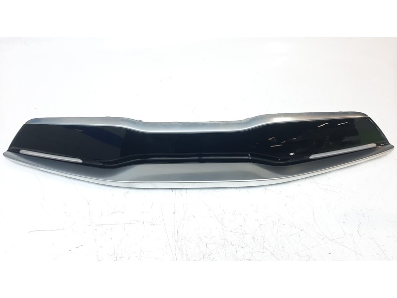 Recambio de rejilla delantera para kia stonic (ybcuv) 1.2 cat referencia OEM IAM 86350H8410  