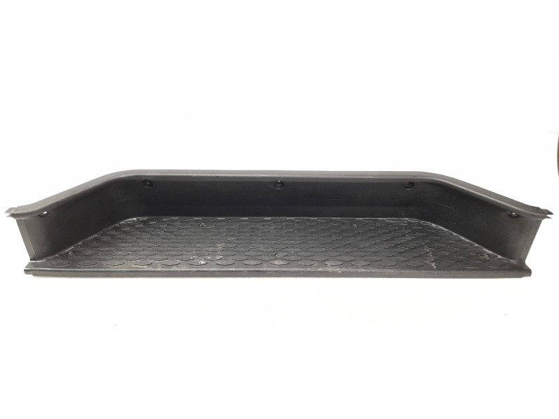 Recambio de moldura para iveco daily furgón 2.3 diesel referencia OEM IAM 5801862033  