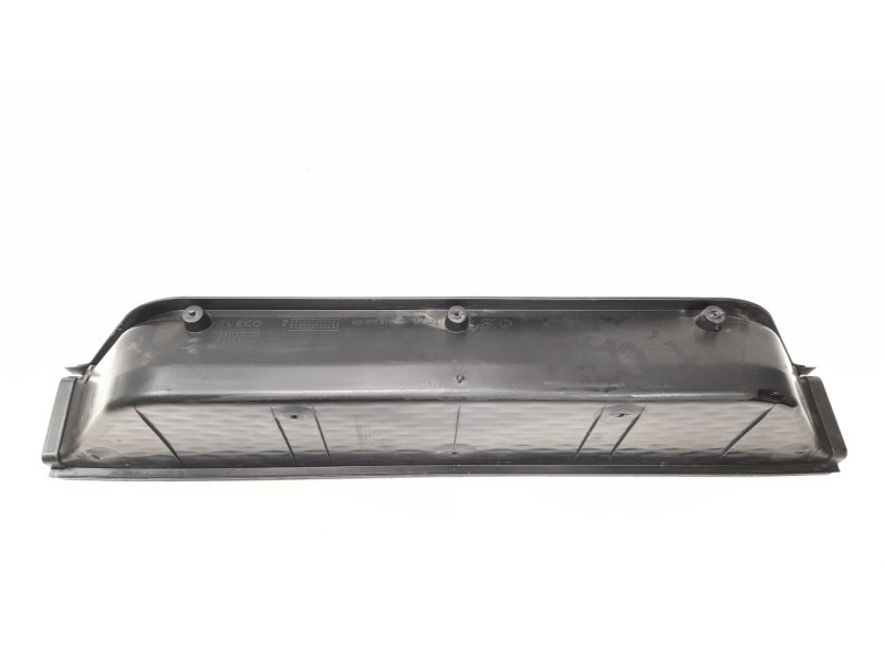 Recambio de moldura para iveco daily furgón 2.3 diesel referencia OEM IAM 5801862033  