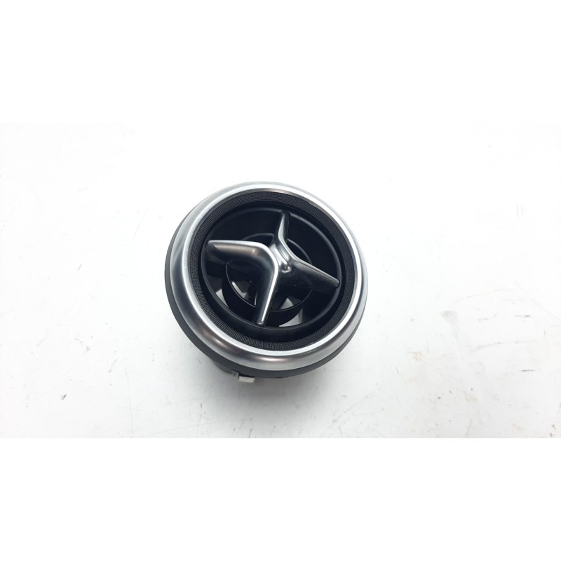 Recambio de rejilla aireadora para mercedes-benz clase a (w176) 2.1 cdi cat referencia OEM IAM A1768300354  