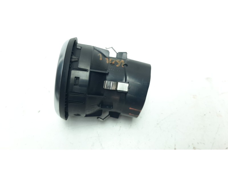 Recambio de rejilla aireadora para mercedes-benz clase a (w176) 2.1 cdi cat referencia OEM IAM A1768300354  