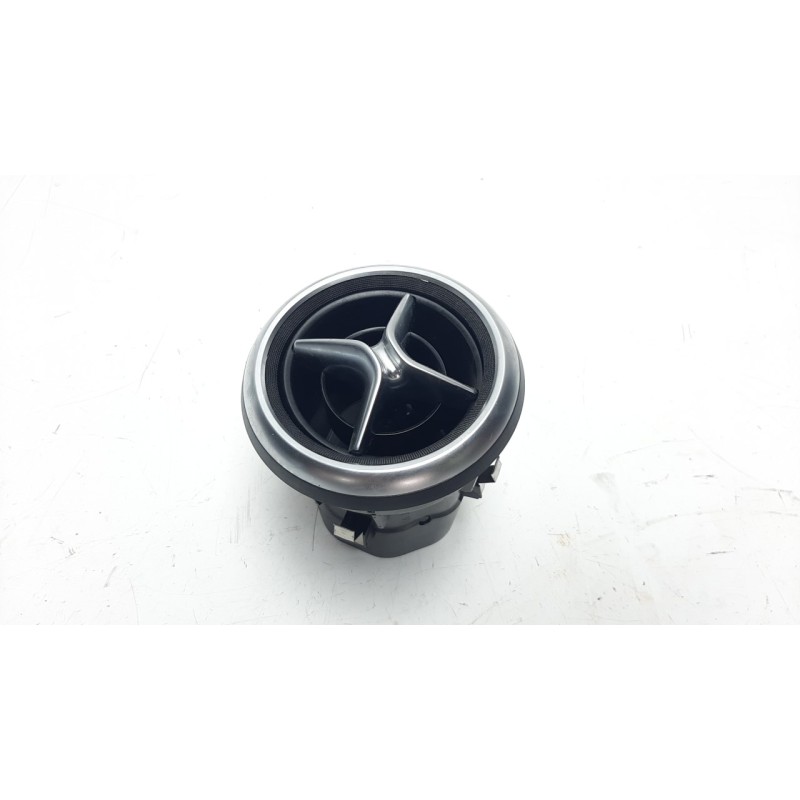 Recambio de rejilla aireadora para mercedes-benz clase a (w176) 2.1 cdi cat referencia OEM IAM A1768300354  