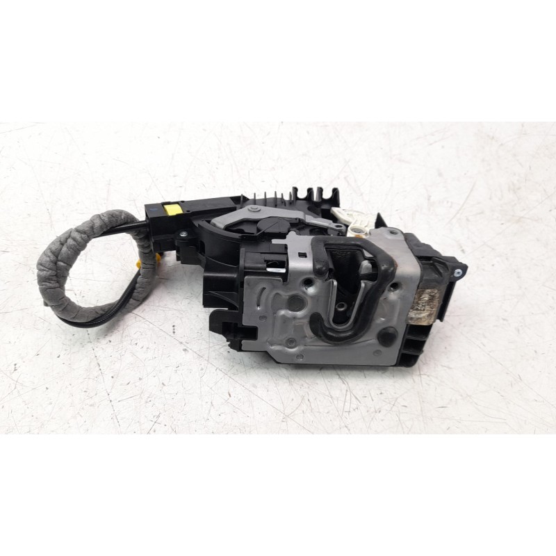 Recambio de cerradura puerta delantera derecha para mercedes-benz clase c (w205) lim. 2.1 cdi cat referencia OEM IAM A0997201800