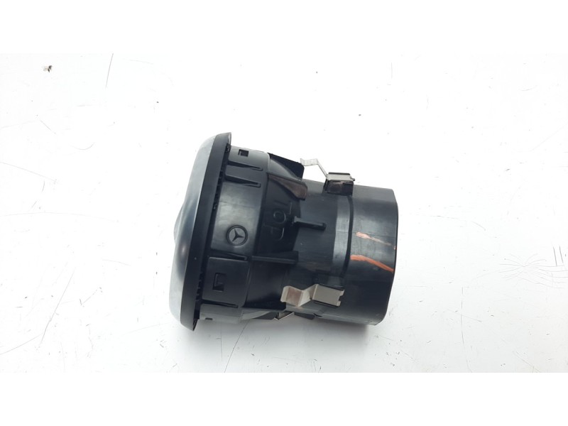 Recambio de rejilla aireadora para mercedes-benz clase a (w176) 2.1 cdi cat referencia OEM IAM A1768300354  