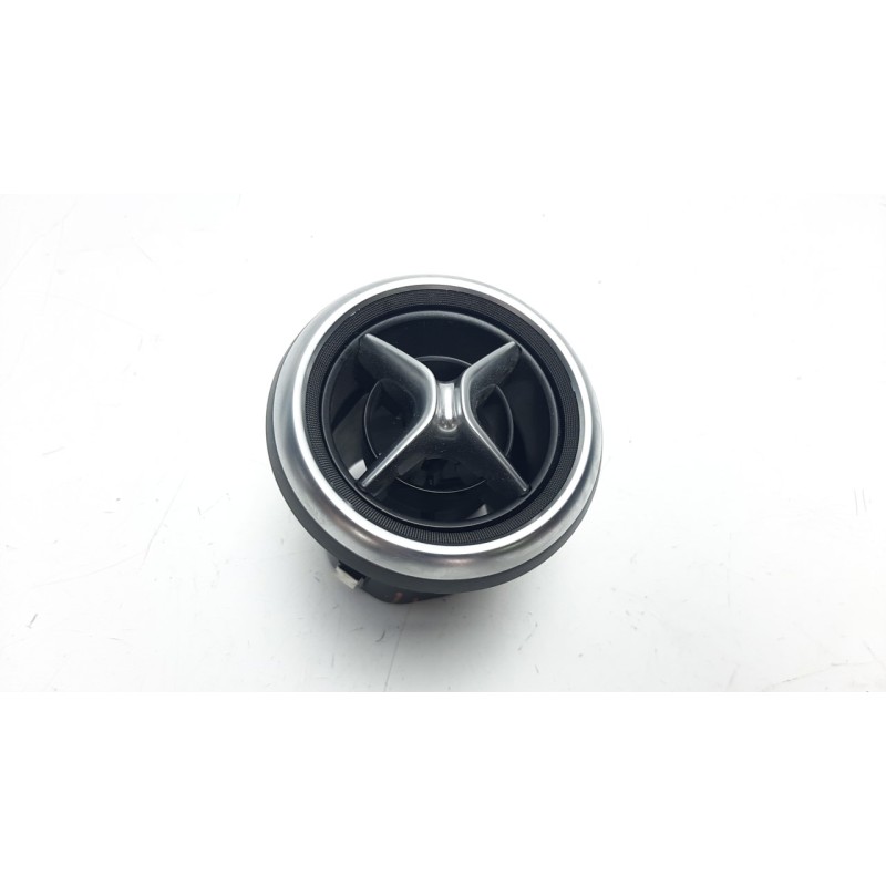 Recambio de rejilla aireadora para mercedes-benz clase a (w176) 2.1 cdi cat referencia OEM IAM A1768300354  