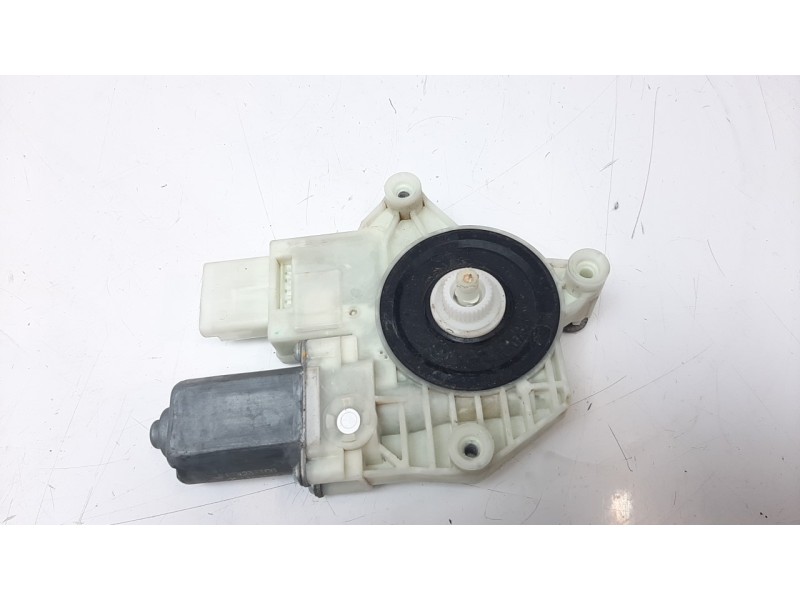 Recambio de motor elevalunas trasero izquierdo para peugeot 308 1.6 16v referencia OEM IAM 9825710580  