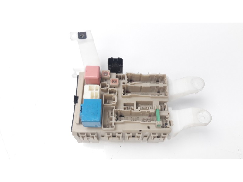 Recambio de caja reles / fusibles para toyota verso 1.6 16v cat referencia OEM IAM 827300F290  