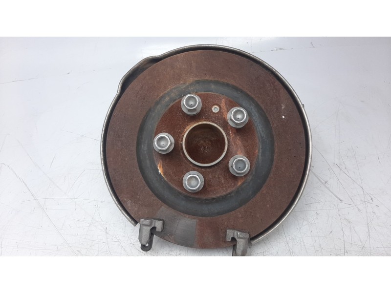 Recambio de mangueta trasera derecha para volvo v60 familiar 2.0 diesel cat referencia OEM IAM 31476232  