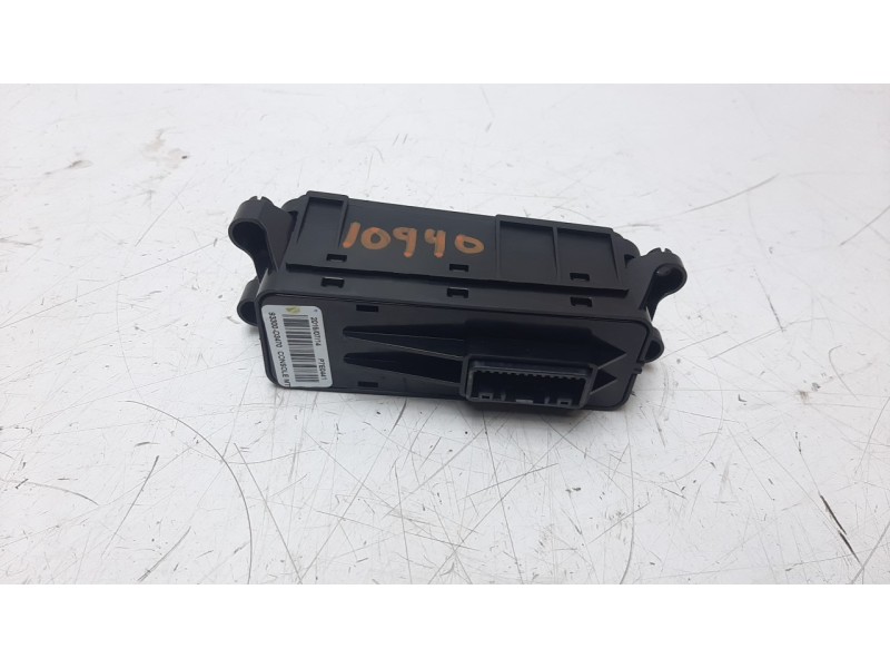 Recambio de mando multifuncion para hyundai tucson 1.7 crdi cat referencia OEM IAM 93300D3470  