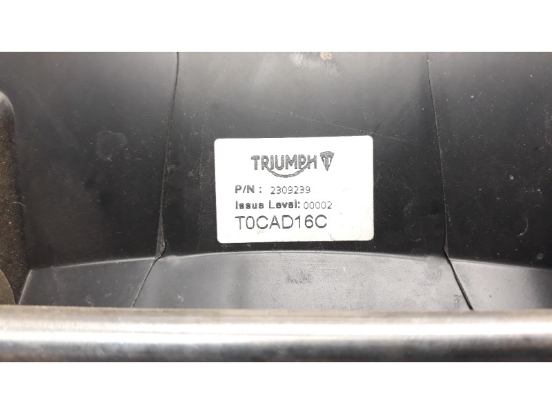 Recambio de asiento para triumph tiger 800 tiger 800 xca referencia OEM IAM 2309239  