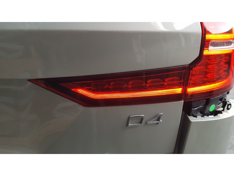 Recambio de piloto trasero derecho interior para volvo v60 familiar 2.0 diesel cat referencia OEM IAM 31468187  
