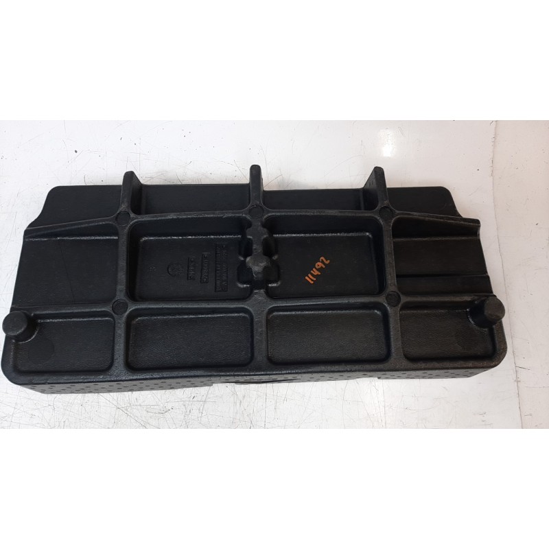 Recambio de herramientas para mercedes-benz clase gl (x166) gl 350 bluetec 4matic (166.824) referencia OEM IAM A1668992221  