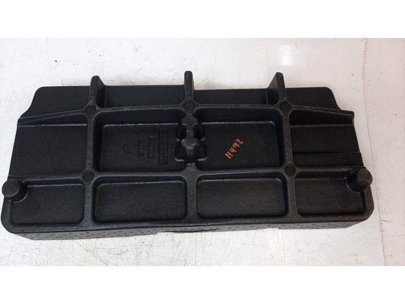 Recambio de herramientas para mercedes-benz clase gl (x166) gl 350 bluetec 4matic (166.824) referencia OEM IAM A1668992221  
