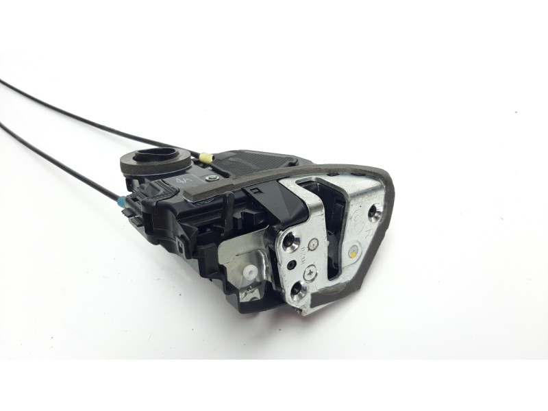 Recambio de cerradura puerta trasera derecha para toyota verso 1.6 16v cat referencia OEM IAM 690500F031  