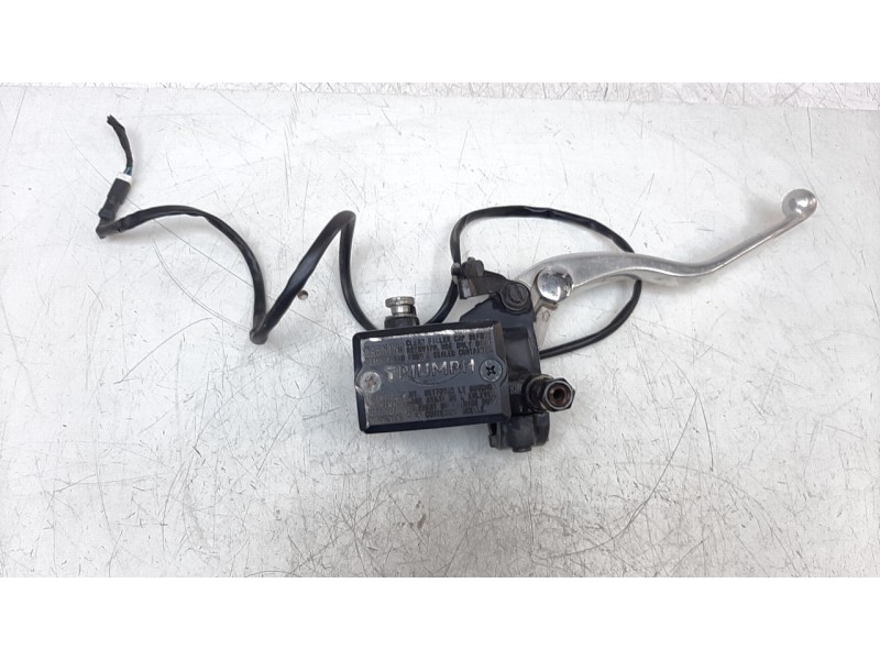 Recambio de bomba freno para triumph tiger 800 tiger 800 xca referencia OEM IAM T2021557  