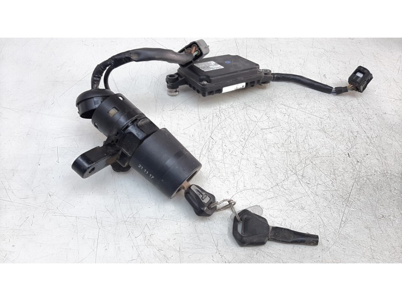 Recambio de conmutador de arranque para triumph tiger 800 tiger 800 xca referencia OEM IAM T2508840  