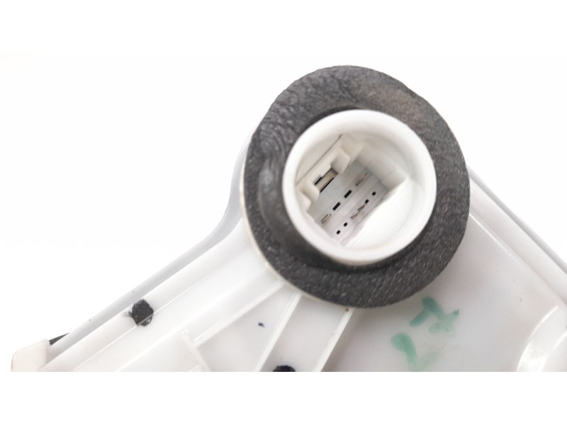 Recambio de cerradura puerta delantera derecha para toyota corolla (e21) referencia OEM IAM 6903002511  