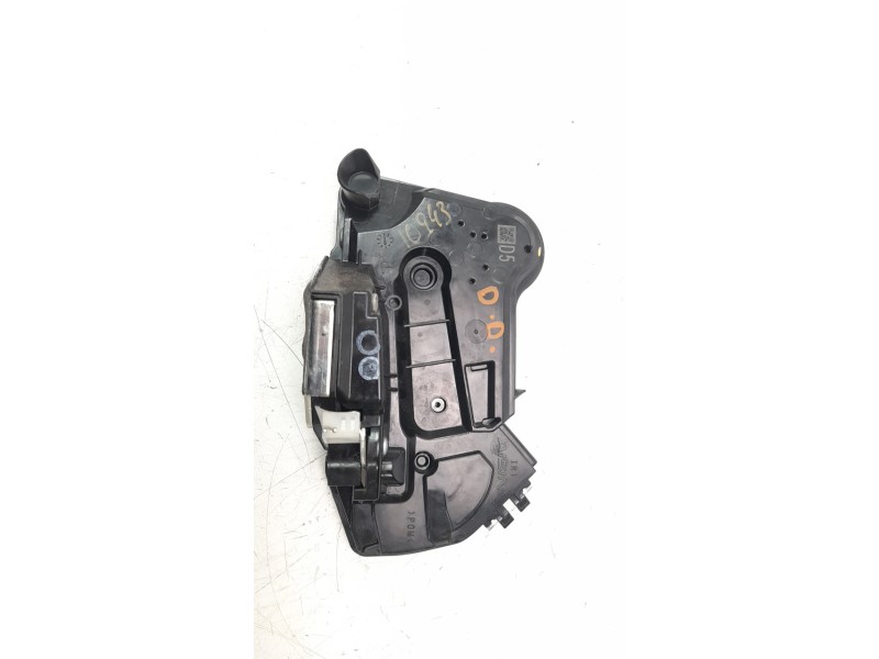 Recambio de cerradura puerta delantera derecha para toyota corolla (e21) referencia OEM IAM 6903002511  